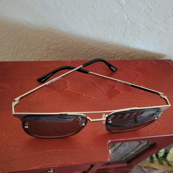 Quay Women Sunglasses - Picture 2 of 3
